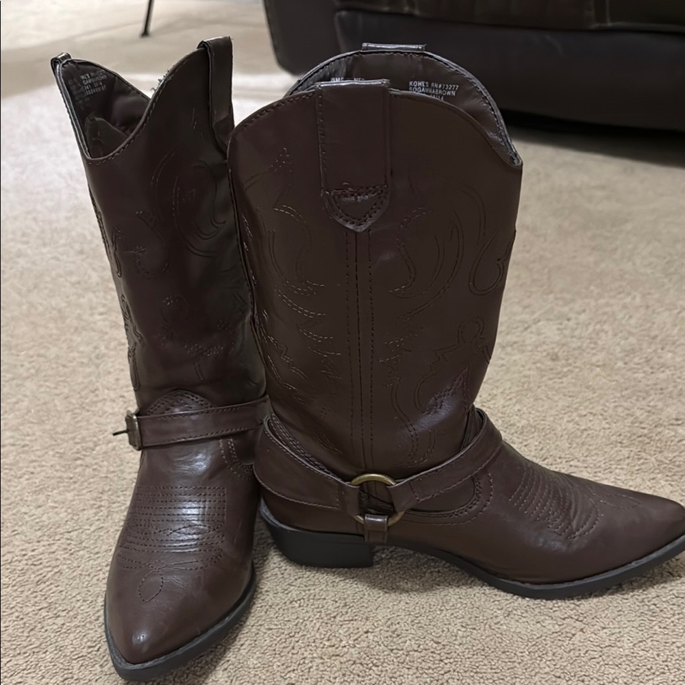 SO Brown Heeled Boots with Western Influence